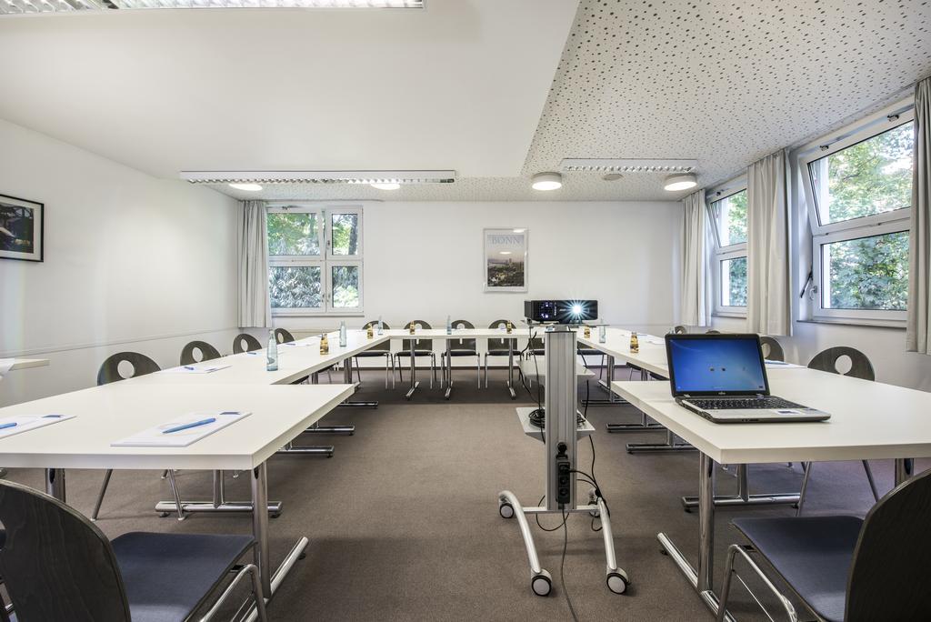 Cjd Bonn Castell Hotel Bagian luar foto