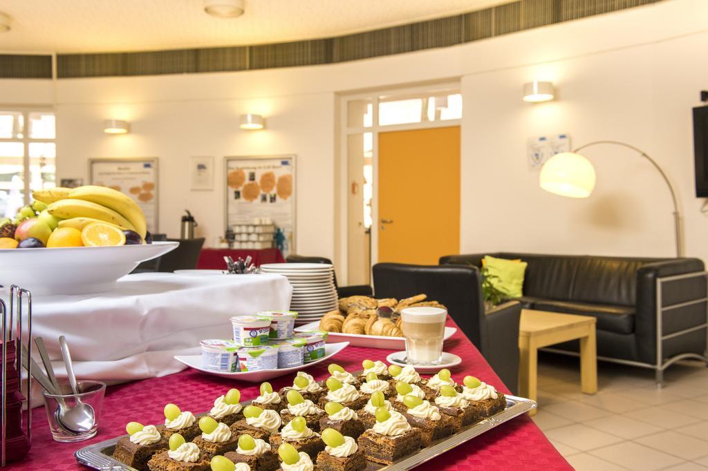 Cjd Bonn Castell Hotel Bagian luar foto